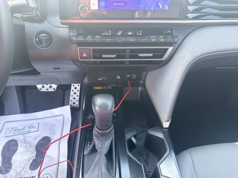 Used 2025 Toyota Camry SE FWD image 22