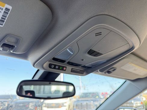 Used 2019 Chevrolet Impala Premier w/ Premier Convenience Package image 21