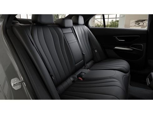 New 2026 Mercedes-Benz E 350 4MATIC Sedan image 5