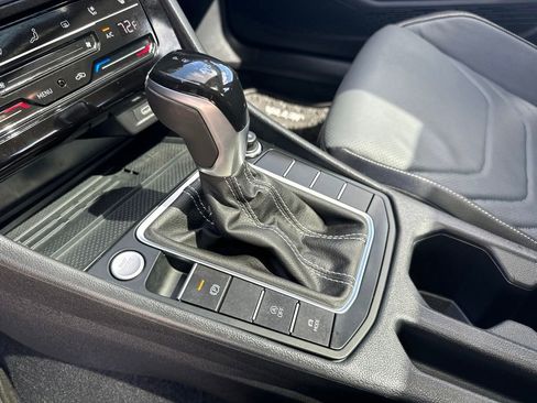 Used 2025 Volkswagen Jetta SEL FWD image 31