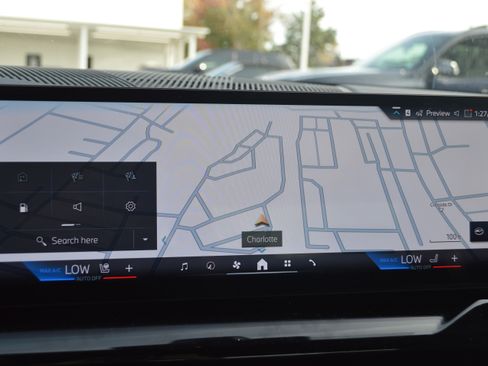 Used 2025 BMW 530i xDrive w/ Premium Package image 19