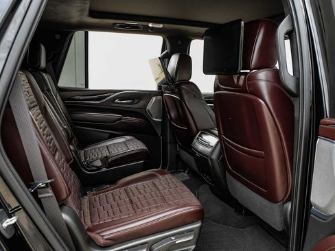 Used 2021 Cadillac Escalade Sport Platinum w/ Heavy-Duty Trailer Package AWD/4WD image 35