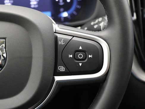 Used 2025 Volvo XC60 B5 Core image 23