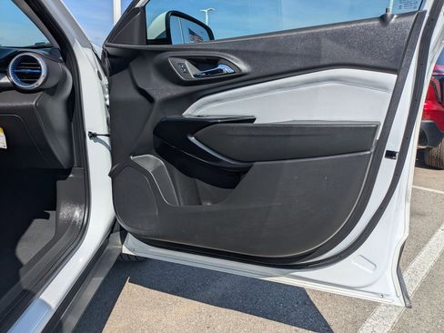 Used 2024 Chevrolet Trax LT w/ Driver Confidence Package image 26