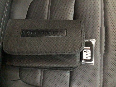 Used 2020 Honda CR-V Touring image 38