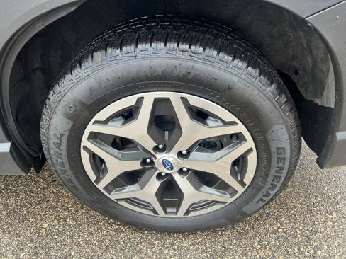 Certified 2023 Subaru Forester Premium image 9