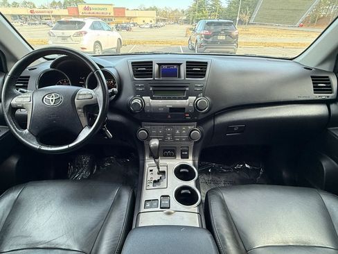 Used 2010 Toyota Highlander SE image 3
