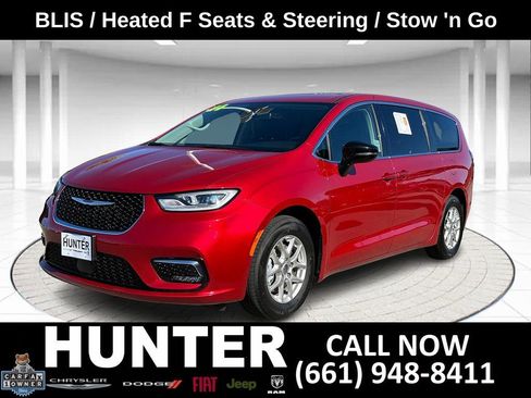 Used 2024 Chrysler Pacifica Touring-L FWD image 1