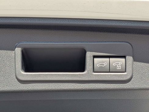 Used 2025 Toyota 4Runner TRD Off-Road Premium image 15