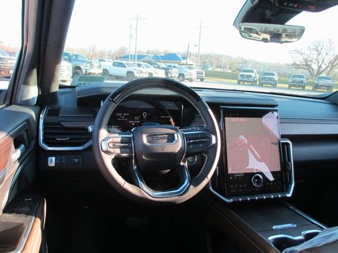 New 2026 GMC Acadia Denali Ultimate image 15