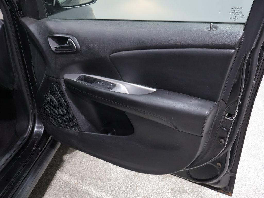 Used 2013 Dodge Journey SXT FWD image 28