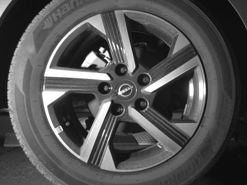 Used 2025 Nissan Sentra SV FWD image 12