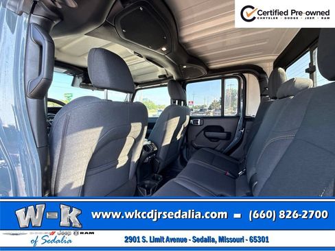 Certified 2025 Jeep Gladiator Sport AWD/4WD image 24