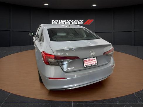 Used 2025 Honda Civic Sport image 6