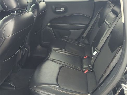 Used 2018 Jeep Compass Latitude image 20