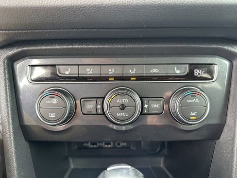 Used 2020 Volkswagen Tiguan SE w/ Panoramic Sunroof Package image 25