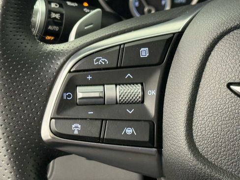 Used 2025 Genesis G70 2.5T image 21