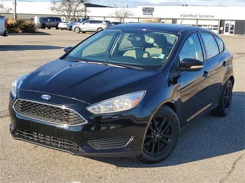 Used 2017 Ford Focus SE image 1