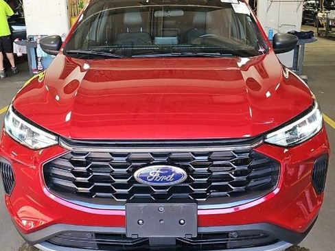 Used 2025 Ford Escape ST-Line AWD/4WD image 3