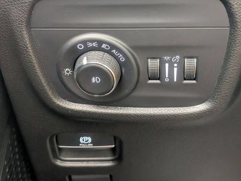 Used 2023 Jeep Grand Cherokee L Limited w/ Black Appearance Package RWD image 15
