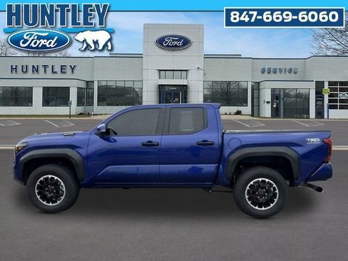 Used 2025 Toyota Tacoma TRD Off-Road w/ TRD Off Road Upgrade Package AWD/4WD image 7