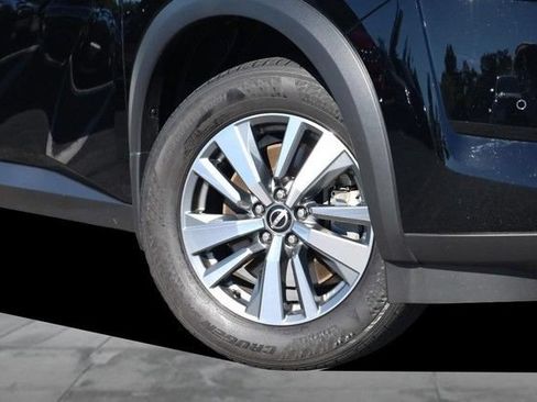 Certified 2025 Nissan Pathfinder SL w/ Cargo Package AWD/4WD image 3