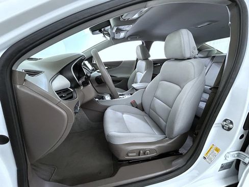 Used 2025 Chevrolet Malibu LT FWD image 11
