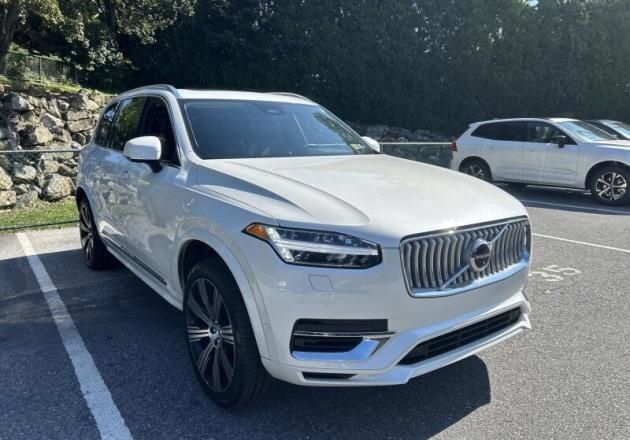 Used 2024 Volvo XC90 T8 Plus w/ Protection Package Premier AWD/4WD image 1