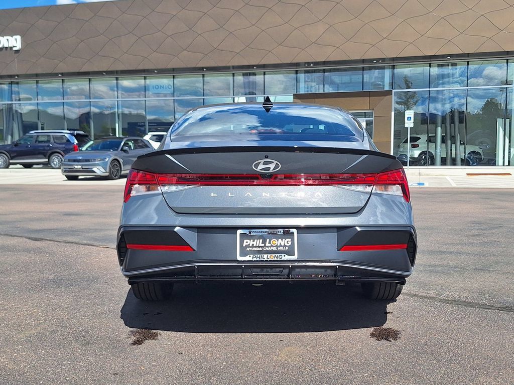 New 2026 Hyundai Elantra SEL Sport Premium FWD image 4