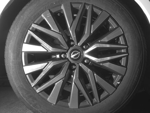 Used 2025 Nissan Altima 2.5 SV image 15