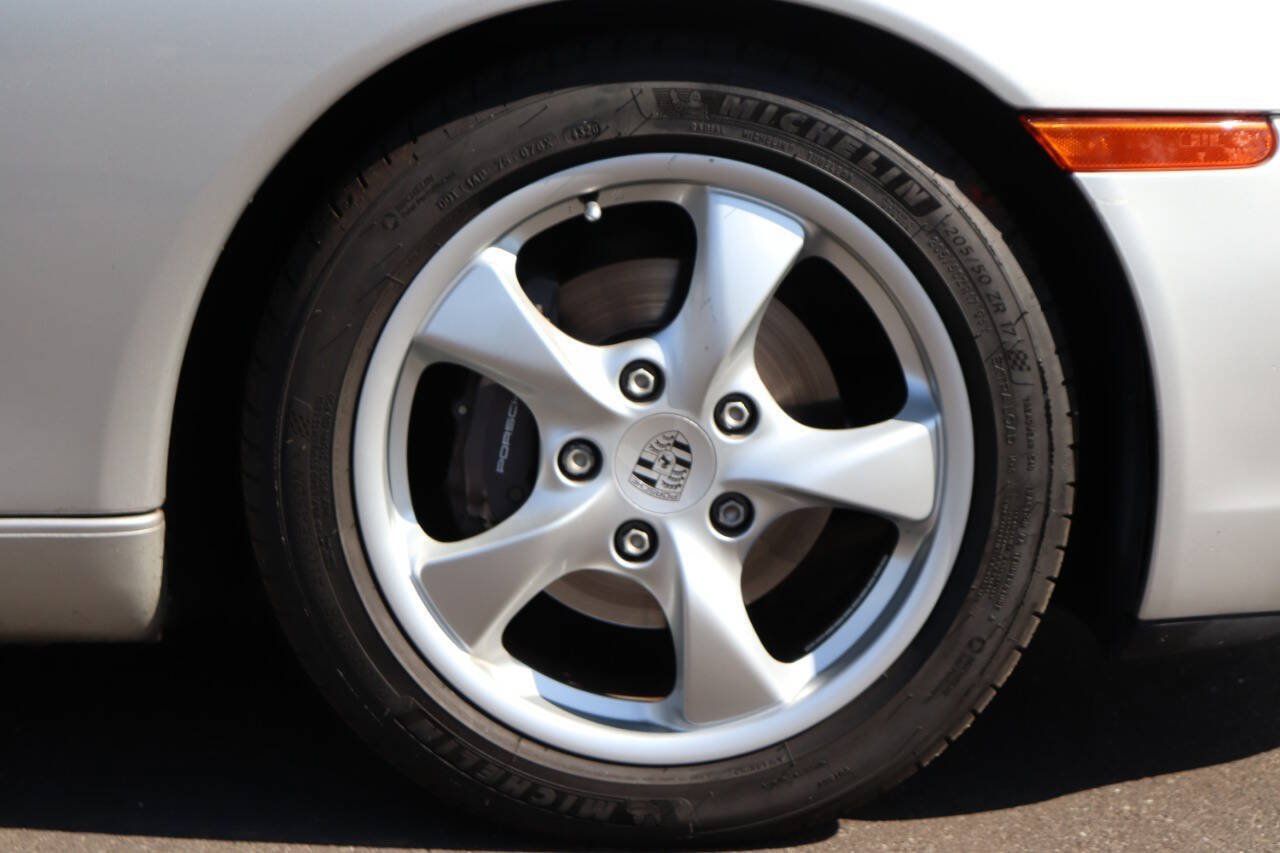 Used 2002 Porsche Boxster RWD image 21
