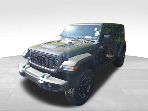 Used 2025 Jeep Wrangler Unlimited Rubicon 4xe w/ Convenience Group AWD/4WD image 2