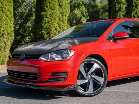 Used 2015 Volkswagen Golf S FWD image 3