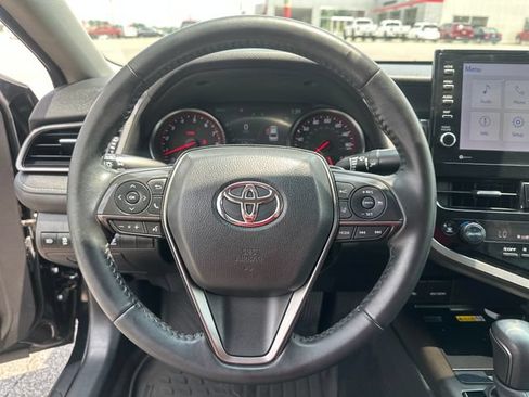 Used 2022 Toyota Camry XSE FWD image 13