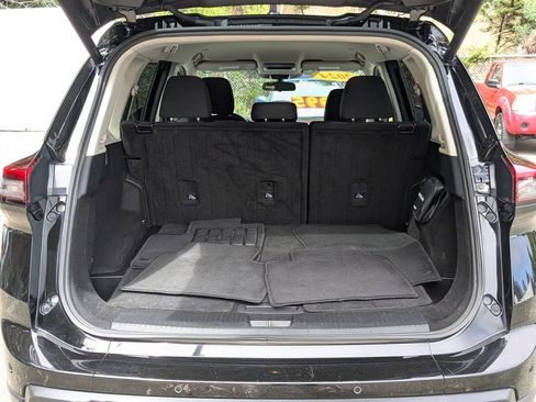 Used 2024 Nissan Rogue SV FWD image 25