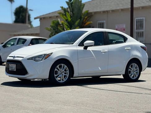 Used 2017 Toyota Yaris iA FWD image 6