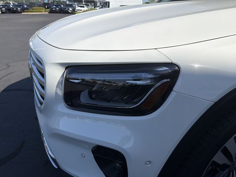 Certified 2025 Mercedes-Benz GLB 250 4MATIC image 6