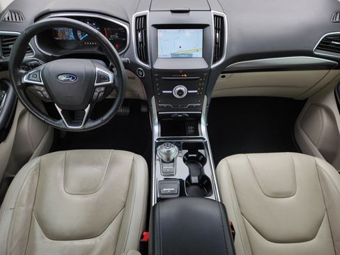 Used 2019 Ford Edge Titanium FWD image 27