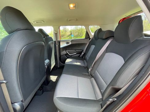 Certified 2023 Kia Soul LX w/ LX Technology Package FWD image 18