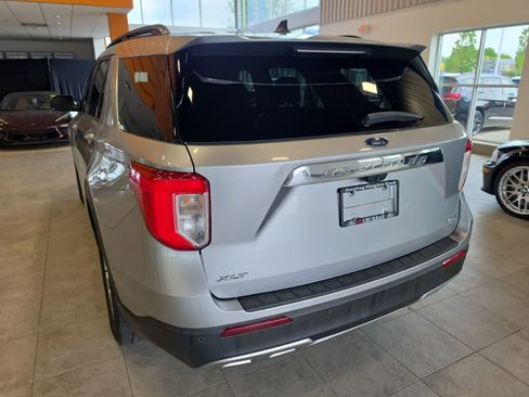 Used 2021 Ford Explorer XLT w/ Equipment Group 202A AWD/4WD image 10