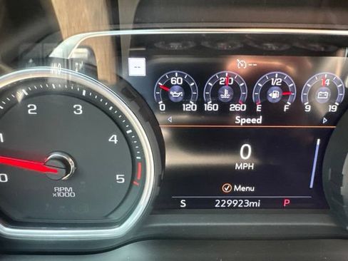 Used 2020 Chevrolet Silverado 2500 High Country w/ Technology Package AWD/4WD image 38