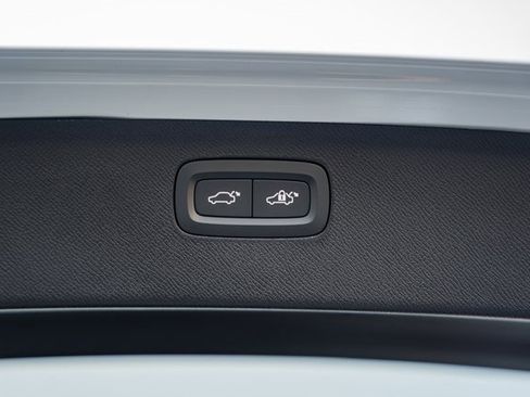 Used 2025 Volvo XC90 T8 Plus w/ Protection Package Premier image 10