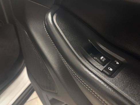 Used 2023 Jeep Grand Cherokee Altitude image 31