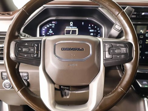 Used 2024 GMC Sierra 3500 Denali image 3