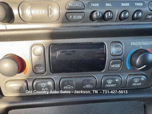 Used 2000 Chevrolet Corvette Convertible w/ Memory Pkg image 29