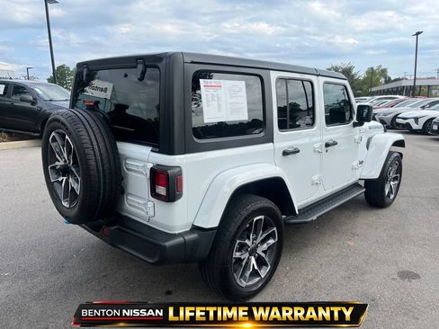 Used 2024 Jeep Wrangler Unlimited w/ Convenience Group AWD/4WD image 7