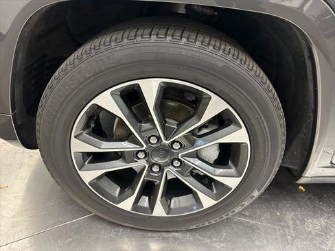 Certified 2022 Jeep Grand Cherokee Overland image 39