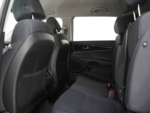 Used 2017 Kia Sorento AWD w/ LX Convenience Package image 19