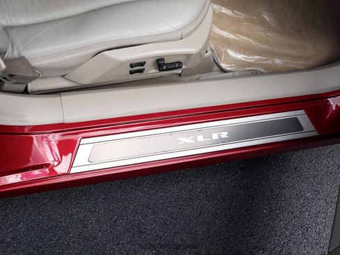 Used 2005 Cadillac XLR RWD image 35