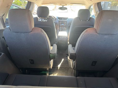 Used 2017 Chevrolet Traverse LT w/ Style and Technology Package image 45